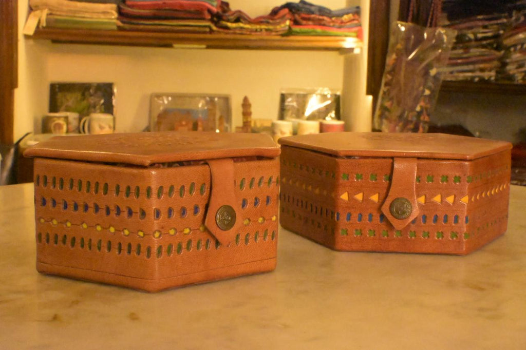 LEATER BOX